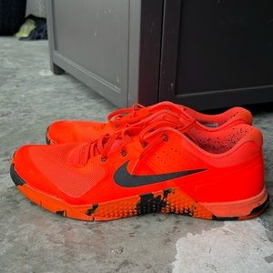 Men’s fly wire Nikes